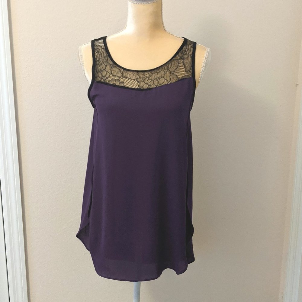 Lace and Chiffon Sleeveless Blouse